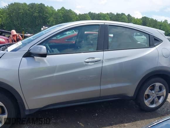 2022 Honda HR-V LX with VIN 3CZRU5H39NM716661, listed as a IAAI auction lot 42529727 with 13,600 mi miles and . Bid and sale history available at DreamBid. Image 15.