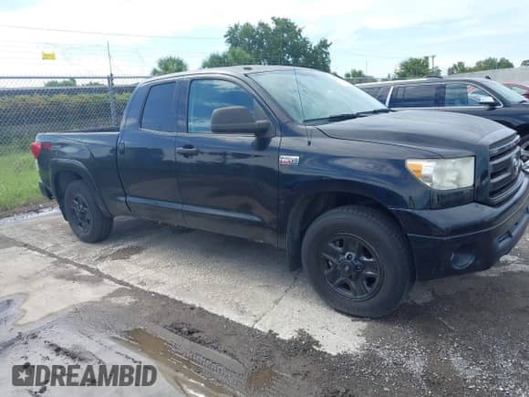 2010 Toyota Tundra с VIN 5TFUY5F11AX154992, выставлен на аукционе IAAI как лот 42790209 с пробегом 228 147 миль миль и . История ставок и продаж доступна на DreamBid. Изображение 1.