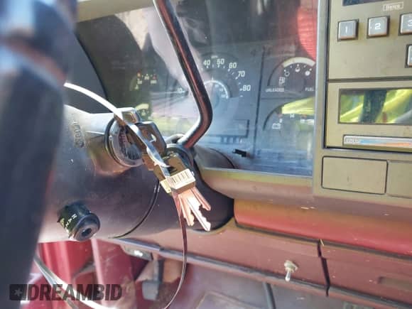 1990 Chevrolet Silverado 2500 z VIN 2GCFK29K3L1245629, wystawiony jako IAAI lot #42838592 z przebiegiem 86 700 mil mil oraz . Historia ofert i sprzedaży dostępna na DreamBid. Obrazek 11.