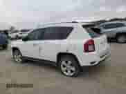 2014 Jeep Compass Sport z VIN 1C4NJCBA2ED548222, wystawiony jako Copart lot #84583235 z przebiegiem Nie podano mil oraz Czysty tytuł • Clean title. Historia ofert i sprzedaży dostępna na DreamBid. Obrazek 2.