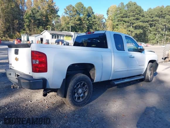 2012 Chevrolet Silverado 1500 LT с VIN 1GCRCSE09CZ305175, выставлен на аукционе IAAI как лот 43354303 с пробегом 88 999 миль миль и . История ставок и продаж доступна на DreamBid. Изображение 4.