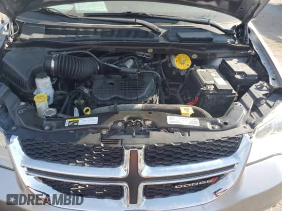 2019 Dodge Grand Caravan SXT with VIN 2C4RDGCG6KR754137, listed as a Copart auction lot 81308765 with 87,585 mi miles and Salvage title. Bid and sale history available at DreamBid. Image 12.
