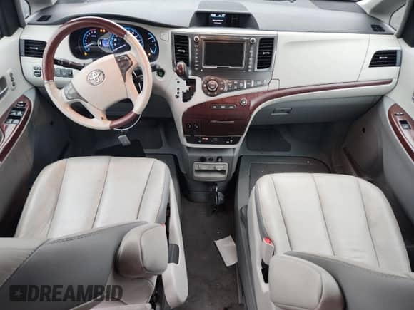 2013 Toyota Sienna XLE with VIN 5TDYK3DC2DS371005, listed as a Copart auction lot 70303375 with 92,927 mi miles and Clean title. Bid and sale history available at DreamBid. Image 8.