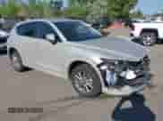 2025 Mazda CX-5 S Preferred z VIN JM3KFBCL1S0678646, wystawiony jako IAAI lot #43033687 z przebiegiem 3 690 mil mil oraz . Historia ofert i sprzedaży dostępna na DreamBid. Obrazek 1.