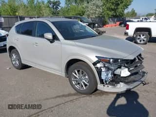 2025 Mazda CX-5 S Preferred z VIN JM3KFBCL1S0678646, wystawiony jako IAAI lot #43033687 z przebiegiem 3 690 mil mil oraz . Historia ofert i sprzedaży dostępna na DreamBid. Obrazek 1.
