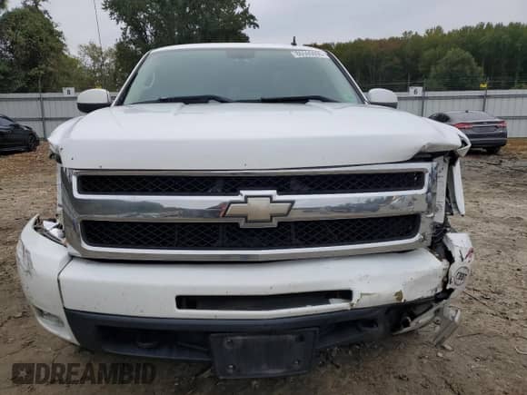 2010 Chevrolet Silverado 1500 LTZ z VIN 1GCSKTE36AZ107820, wystawiony jako Copart lot #86590095 z przebiegiem 231 660 mil mil oraz Szkoda całkowita • Salvage title. Historia ofert i sprzedaży dostępna na DreamBid. Obrazek 5.