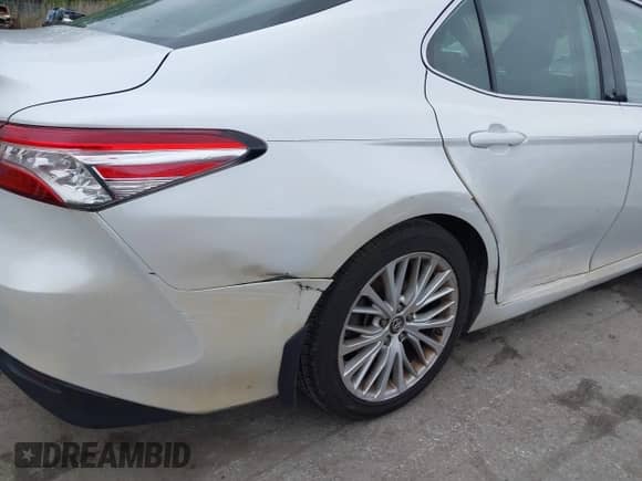 2019 Toyota Camry SE z VIN 4T1B11HK5KU720581, wystawiony jako IAAI lot #42300818 z przebiegiem 136 779 mil mil oraz . Historia ofert i sprzedaży dostępna na DreamBid. Obrazek 17.