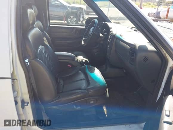 2000 Chevrolet Blazer LS with VIN 1GNDT13WXY2263912, listed as a IAAI auction lot 43342522 with 237,023 mi miles and . Bid and sale history available at DreamBid. Image 5.