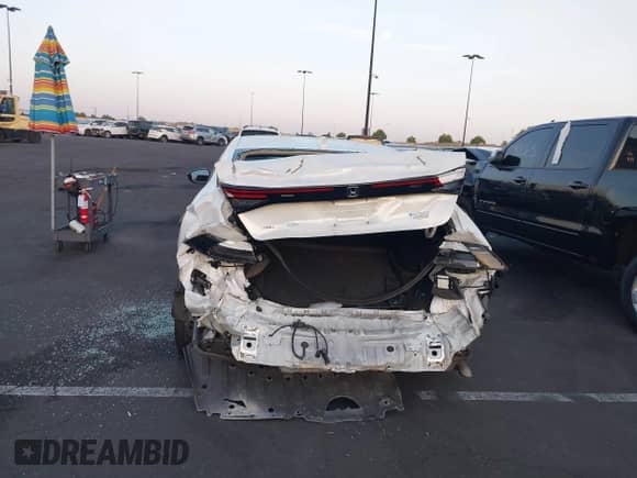 2024 Honda Accord Touring с VIN 1HGCY2F85RA004293, выставлен на аукционе IAAI как лот 43052407 с пробегом 49 377 миль миль и . История ставок и продаж доступна на DreamBid. Изображение 6.