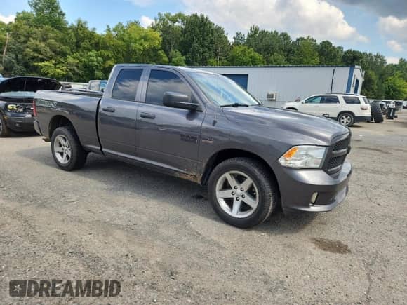 2018 Ram 1500 Express z VIN 1C6RR7FT6JS284562, wystawiony jako Copart lot #69349945 z przebiegiem 115 574 mil mil oraz Szkoda całkowita • Salvage title. Historia ofert i sprzedaży dostępna na DreamBid. Obrazek 4.