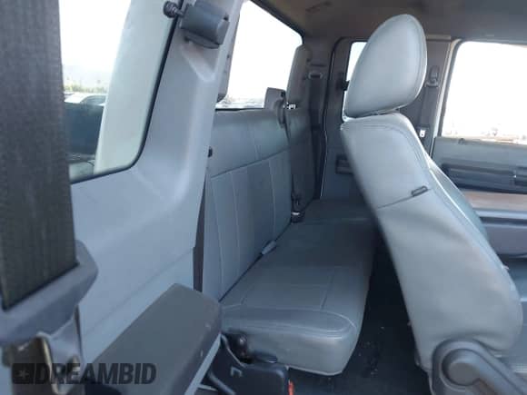 2013 Ford F-250 XL z VIN 1FT7X2A67DEA84755, wystawiony jako IAAI lot #43124388 z przebiegiem 321 058 mil mil oraz . Historia ofert i sprzedaży dostępna na DreamBid. Obrazek 8.