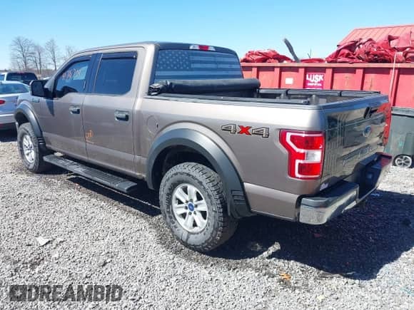 2018 Ford F-150 XL z VIN 1FTEW1EB3JFC30571, wystawiony jako IAAI lot #41728701 z przebiegiem 118 381 mil mil oraz . Historia ofert i sprzedaży dostępna na DreamBid. Obrazek 3.