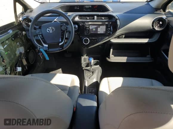 2018 Toyota Prius One z VIN JTDKDTB34J1620058, wystawiony jako Copart lot #81753905 z przebiegiem 52 335 mil mil oraz Szkoda całkowita • Salvage title. Historia ofert i sprzedaży dostępna na DreamBid. Obrazek 8.