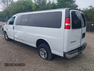 2019 Chevrolet Express Passenger LT z VIN 1GAZGPFG6K1153147, wystawiony jako IAAI lot #43255836 z przebiegiem 88 148 mil mil oraz . Historia ofert i sprzedaży dostępna na DreamBid. Obrazek 3.