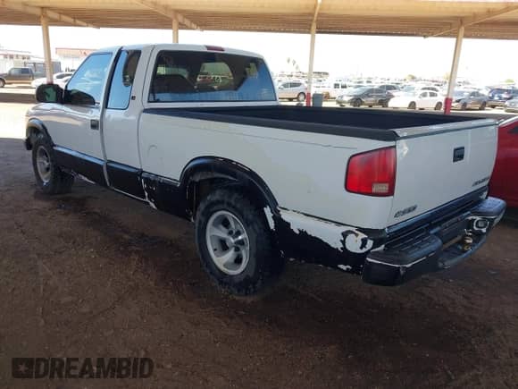 1999 Chevrolet S-10 LS с VIN 1GCCS1945X8129298, выставлен на аукционе IAAI как лот 43108656 с пробегом 180 289 миль миль и . История ставок и продаж доступна на DreamBid. Изображение 3.
