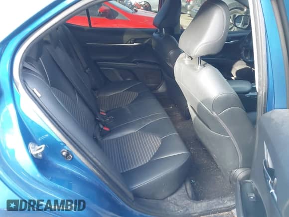 2019 Toyota Camry SE z VIN 4T1B11HK3KU269988, wystawiony jako IAAI lot #43572021 z przebiegiem 98 388 mil mil oraz . Historia ofert i sprzedaży dostępna na DreamBid. Obrazek 8.