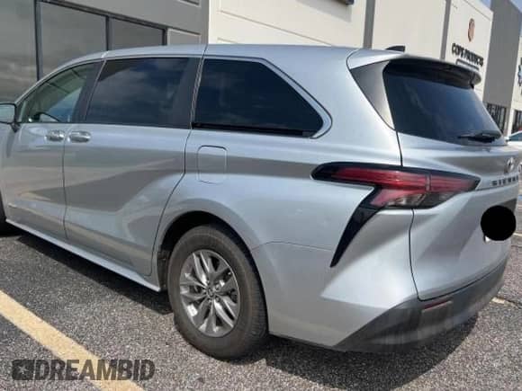 2021 Toyota Sienna LE with VIN 5TDKSKFC1MS035875, listed as a Copart auction lot 71104325 with 241,391 mi miles and Clean title. Bid and sale history available at DreamBid. Image 3.