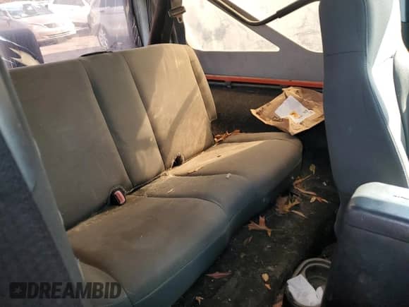 2006 Jeep Wrangler z VIN 1J4FA64S66P738949, wystawiony jako Copart lot #49996355 z przebiegiem 161 353 mil mil oraz Nie do naprawy • Non repairable. Historia ofert i sprzedaży dostępna na DreamBid. Obrazek 10.