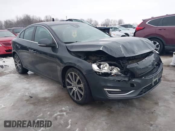 2015 Volvo S60 T5 Premier с VIN YV1612TK3F1359338, выставлен на аукционе IAAI как лот 41645209 с пробегом 106 822 миль миль и . История ставок и продаж доступна на DreamBid. Изображение 1.