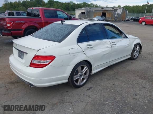 2010 Mercedes-Benz C 300 Sport с VIN WDDGF8BB9AF485480, выставлен на аукционе IAAI как лот 43319384 с пробегом 181 346 миль миль и . История ставок и продаж доступна на DreamBid. Изображение 4.