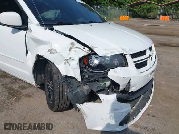 2017 Dodge Grand Caravan GT z VIN 2C4RDGEG9HR860636, wystawiony jako IAAI lot #43235378 z przebiegiem 135 155 mil mil oraz . Historia ofert i sprzedaży dostępna na DreamBid. Obrazek 6.
