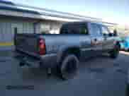 2007 Chevrolet Silverado 2500HD LT1 z VIN 1GCHK23D47F121659, wystawiony jako Copart lot #44385245 z przebiegiem 279 153 mil mil oraz Szkoda całkowita • Salvage title. Historia ofert i sprzedaży dostępna na DreamBid. Obrazek 3.