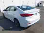 2018 Hyundai Elantra SEL z VIN 5NPD84LF3JH350535, wystawiony jako IAAI lot #43277872 z przebiegiem 86 885 mil mil oraz . Historia ofert i sprzedaży dostępna na DreamBid. Obrazek 3.