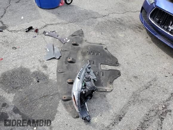 2018 Kia Sorento LX z VIN 5XYPGDA3XJG409399, wystawiony jako Copart lot #70775525 z przebiegiem 107 898 mil mil oraz Szkoda całkowita • Salvage title. Historia ofert i sprzedaży dostępna na DreamBid. Obrazek 13.