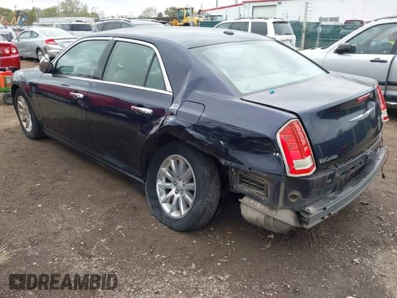 2012 Chrysler 300 Limited z VIN 2C3CCACG2CH249424, wystawiony jako IAAI lot #43494434 z przebiegiem 167 487 mil mil oraz . Historia ofert i sprzedaży dostępna na DreamBid. Obrazek 3.