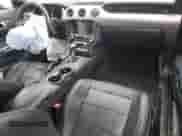 2020 Ford Mustang GT Premium z VIN 1FATP8FF0L5139559, wystawiony jako Copart lot #58771295 z przebiegiem 61 923 mil mil oraz Czysty tytuł • Clean title. Historia ofert i sprzedaży dostępna na DreamBid. Obrazek 8.