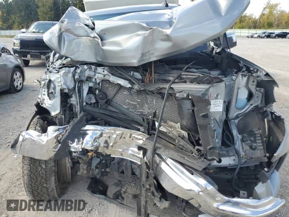 2024 Chevrolet Silverado 1500 LT z VIN 1GCPDKEK3RZ275458, wystawiony jako Copart lot #84876925 z przebiegiem Nie podano mil oraz Szkoda całkowita • Salvage title. Historia ofert i sprzedaży dostępna na DreamBid. Obrazek 11.