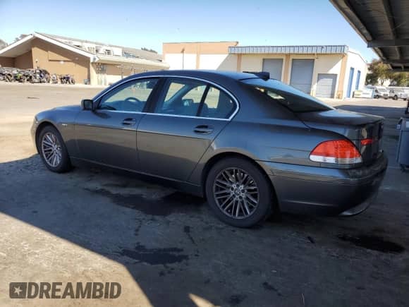 2004 BMW 7 Series 745i z VIN WBAGL63534DP73170, wystawiony jako Copart lot #64250965 z przebiegiem 90 716 mil mil oraz Czysty tytuł • Clean title. Historia ofert i sprzedaży dostępna na DreamBid. Obrazek 2.