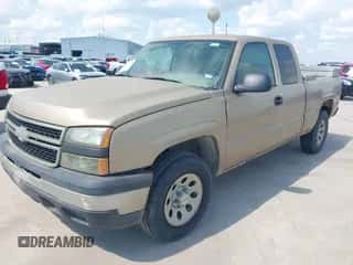 2006 Chevrolet Silverado 1500 Work Truck z VIN 1GCEK19V16E126450, wystawiony jako IAAI lot #43128725 z przebiegiem 142 969 mil mil oraz . Historia ofert i sprzedaży dostępna na DreamBid. Obrazek 2.