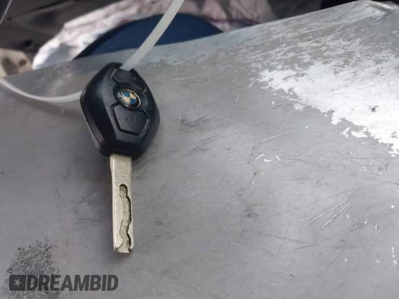 2007 BMW Z4 3.0i с VIN 4USBU33517LW70973, выставлен на аукционе IAAI как лот 42350022 с пробегом 159 207 миль миль и . История ставок и продаж доступна на DreamBid. Изображение 11.