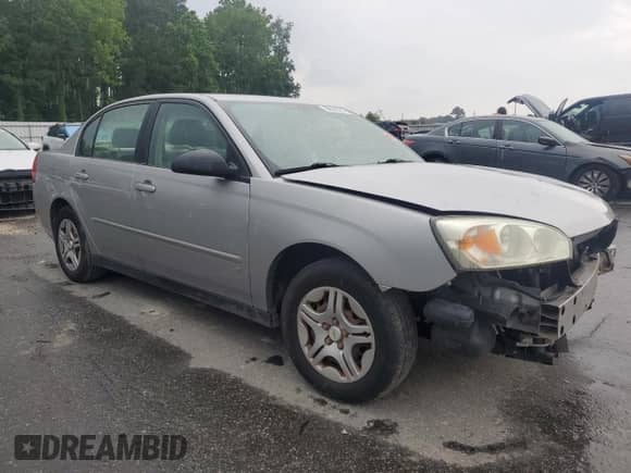 2008 Chevrolet Malibu Classic LS 1FL z VIN 1G1ZS58F88F136370, wystawiony jako Copart lot #58581585 z przebiegiem 150 614 mil mil oraz Szkoda całkowita • Salvage title. Historia ofert i sprzedaży dostępna na DreamBid. Obrazek 4.