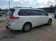 2014 Toyota Sienna Limited с VIN 5TDDK3DCXES088139, выставлен на аукционе Copart как лот 80902965 с пробегом 209 407 миль миль и Списание • Salvage title. История ставок и продаж доступна на DreamBid. Изображение 3.
