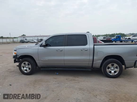 2019 Ram 1500 Big Horn z VIN 1C6RRFFG6KN674459, wystawiony jako IAAI lot #43144182 z przebiegiem 108 916 mil mil oraz . Historia ofert i sprzedaży dostępna na DreamBid. Obrazek 15.