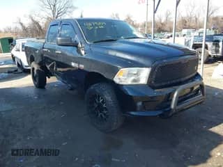 2013 Ram 1500 Tradesman с VIN 1C6RR7FT4DS645906, выставлен на аукционе IAAI как лот 41679254 с пробегом 123 409 миль миль и . История ставок и продаж доступна на DreamBid. Изображение 1.
