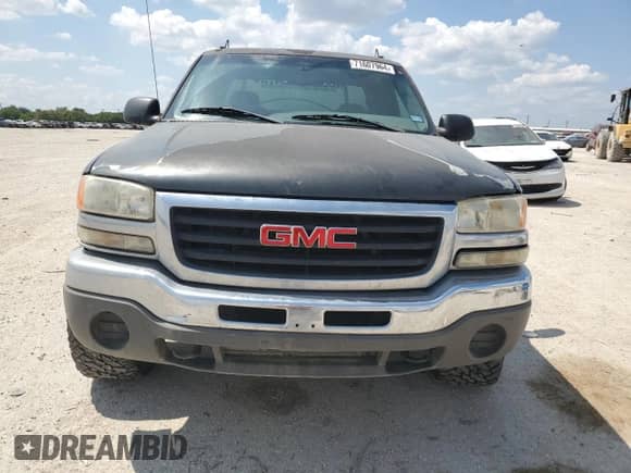 2004 GMC Sierra 1500 with VIN 1GTEC19V94Z230736, listed as a Copart auction lot 71607964 with 186,645 mi miles and Salvage title. Bid and sale history available at DreamBid. Image 5.