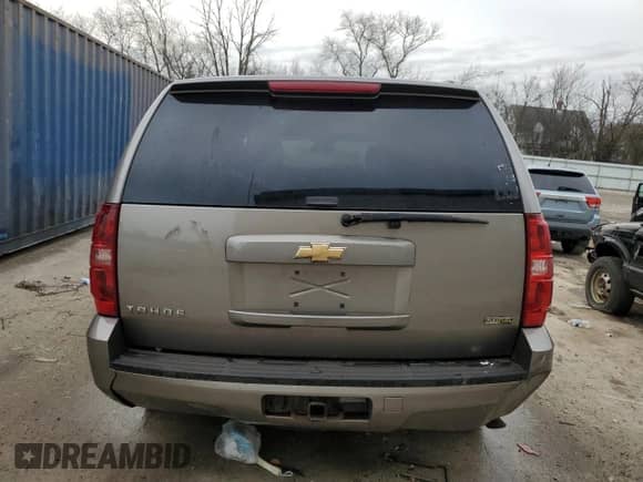 2009 Chevrolet Tahoe Commercial z VIN 1GNFK13029R131033, wystawiony jako Copart lot #81116854 z przebiegiem 128 684 mil mil oraz Nie do naprawy • Non repairable. Historia ofert i sprzedaży dostępna na DreamBid. Obrazek 6.