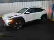 2024 Hyundai Kona SEL z VIN KM8HBCAB9RU146803, wystawiony jako Copart lot #81850764 z przebiegiem 19 927 mil mil oraz Czysty tytuł • Clean title. Historia ofert i sprzedaży dostępna na DreamBid. Obrazek 1.