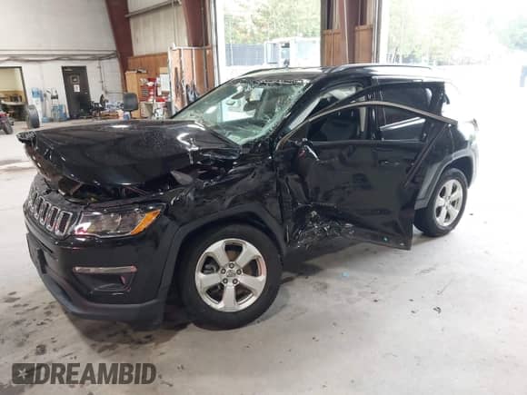 2019 Jeep Compass Latitude z VIN 3C4NJDBB9KT690507, wystawiony jako IAAI lot #43303949 z przebiegiem 90 006 mil mil oraz . Historia ofert i sprzedaży dostępna na DreamBid. Obrazek 2.