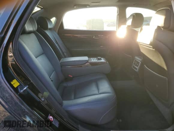 2015 Hyundai Equus Signature с VIN KMHGH4JH6FU097947, выставлен на аукционе Copart как лот 84484955 с пробегом 75 521 миль миль и Списание • Salvage title. История ставок и продаж доступна на DreamBid. Изображение 10.