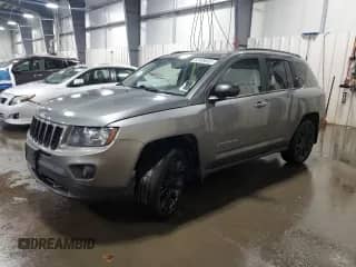 2012 Jeep Compass Latitude z VIN 1C4NJDEBXCD676702, wystawiony jako Copart lot #82469835 z przebiegiem 148 048 mil mil oraz Czysty tytuł • Clean title. Historia ofert i sprzedaży dostępna na DreamBid. Obrazek 1.