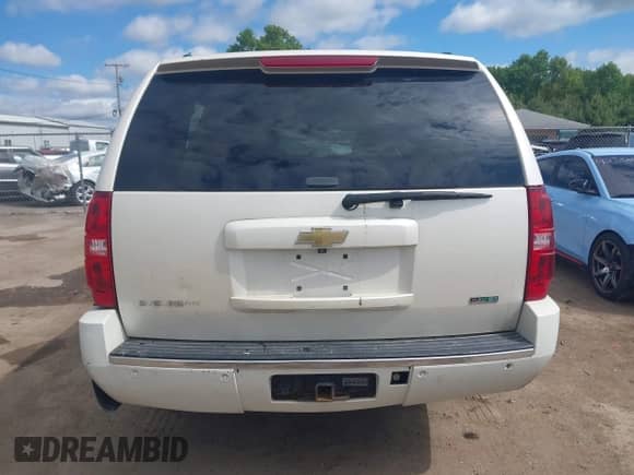 2010 Chevrolet Suburban LTZ with VIN 1GNUKKE36AR273474, listed as a IAAI auction lot 42331221 with 180,504 mi miles and . Bid and sale history available at DreamBid. Image 16.
