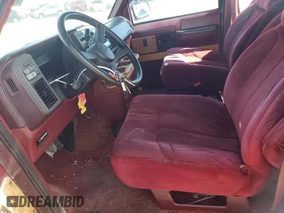 1992 Chevrolet Astro Cargo с VIN 1GBDM19Z6NB146576, выставлен на аукционе Copart как лот 55014395 с пробегом 179 481 миль миль и Списание • Salvage title. История ставок и продаж доступна на DreamBid. Изображение 7.
