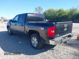 2011 Chevrolet Silverado 1500 LT с VIN 1GCPKSE30BF228913, выставлен на аукционе IAAI как лот 43424841 с пробегом 77 122 миль миль и . История ставок и продаж доступна на DreamBid. Изображение 3.