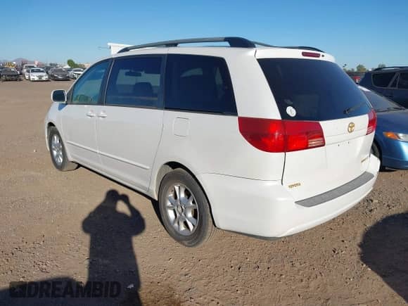 2005 Toyota Sienna XLE z VIN 5TDZA22CX5S225280, wystawiony jako IAAI lot #43486306 z przebiegiem 267 644 mil mil oraz . Historia ofert i sprzedaży dostępna na DreamBid. Obrazek 3.