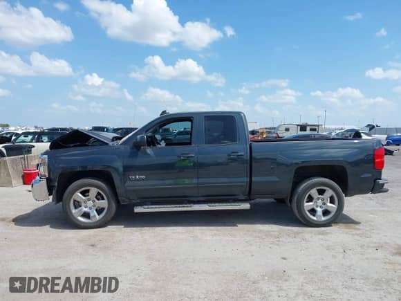 2018 Chevrolet Silverado 1500 LT с VIN 1GCRCREC8JZ141255, выставлен на аукционе IAAI как лот 42573357 с пробегом 57 567 миль миль и . История ставок и продаж доступна на DreamBid. Изображение 14.
