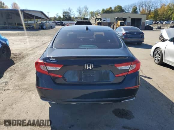 2018 Honda Accord EX z VIN 1HGCV1F46JA108165, wystawiony jako Copart lot #80036015 z przebiegiem Nie podano mil oraz Szkoda całkowita • Salvage title. Historia ofert i sprzedaży dostępna na DreamBid. Obrazek 6.